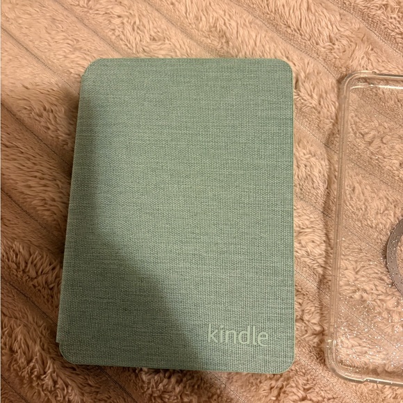 Matcha Kindle Basic (newest model) - Picture 7 of 9